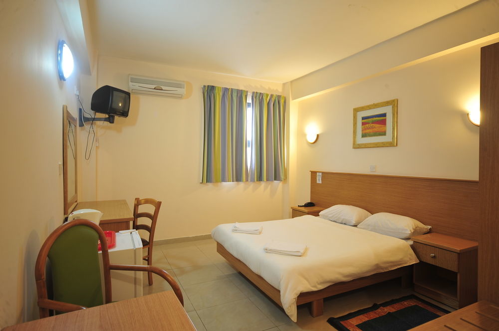Saint Julian's Dean Hamlet Hotel מראה חיצוני תמונה